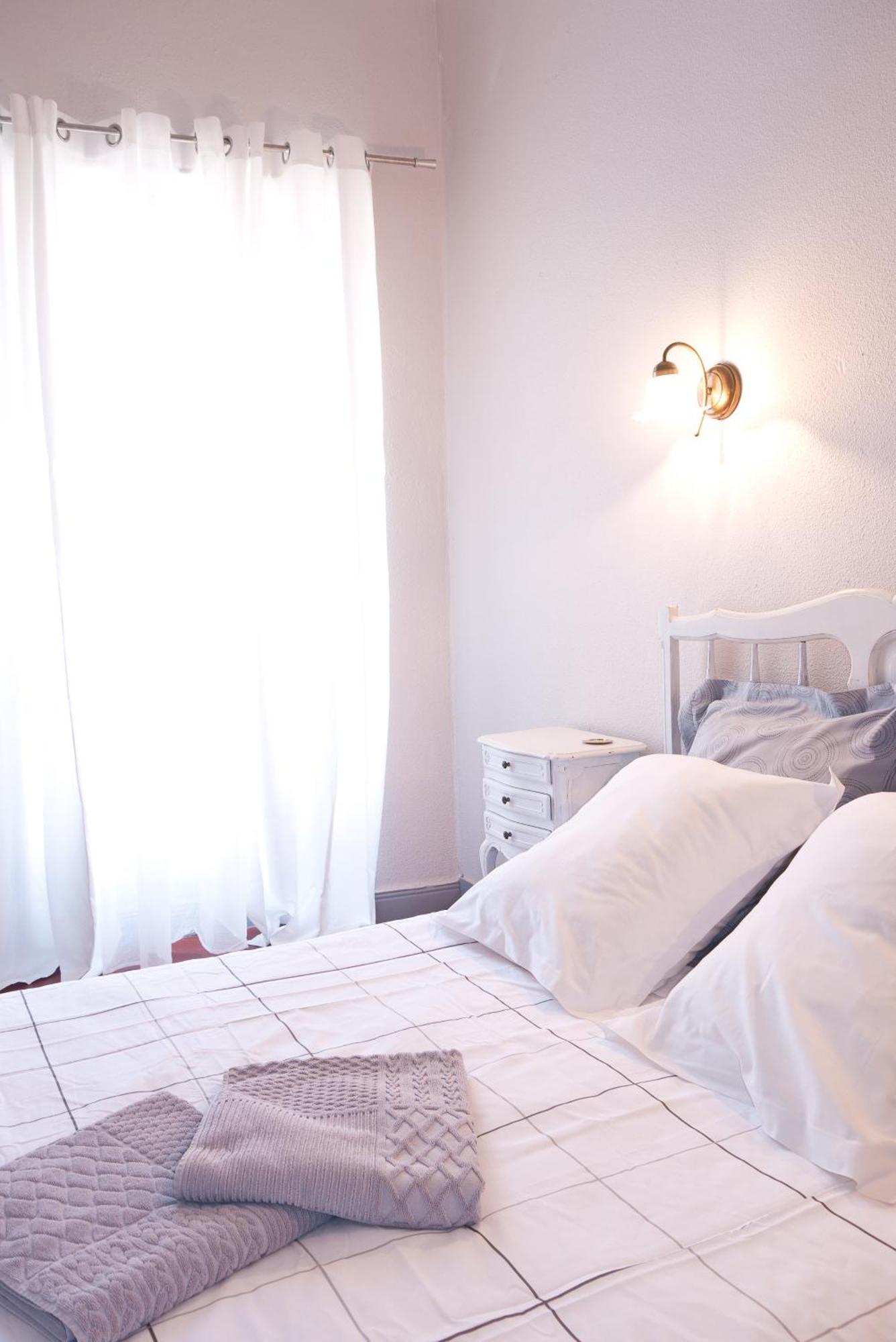 La Maison De Thais Arlés Habitación foto